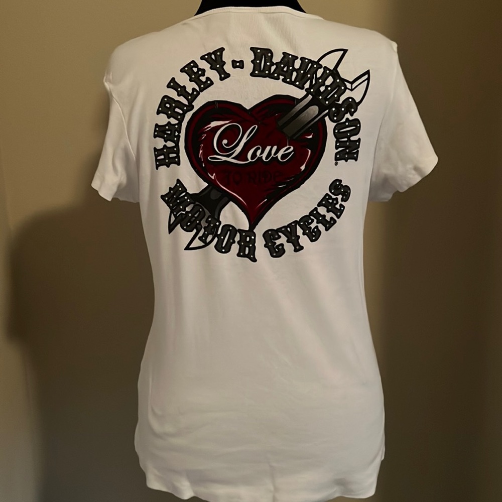 Harley Davidson white and red tee shirt
